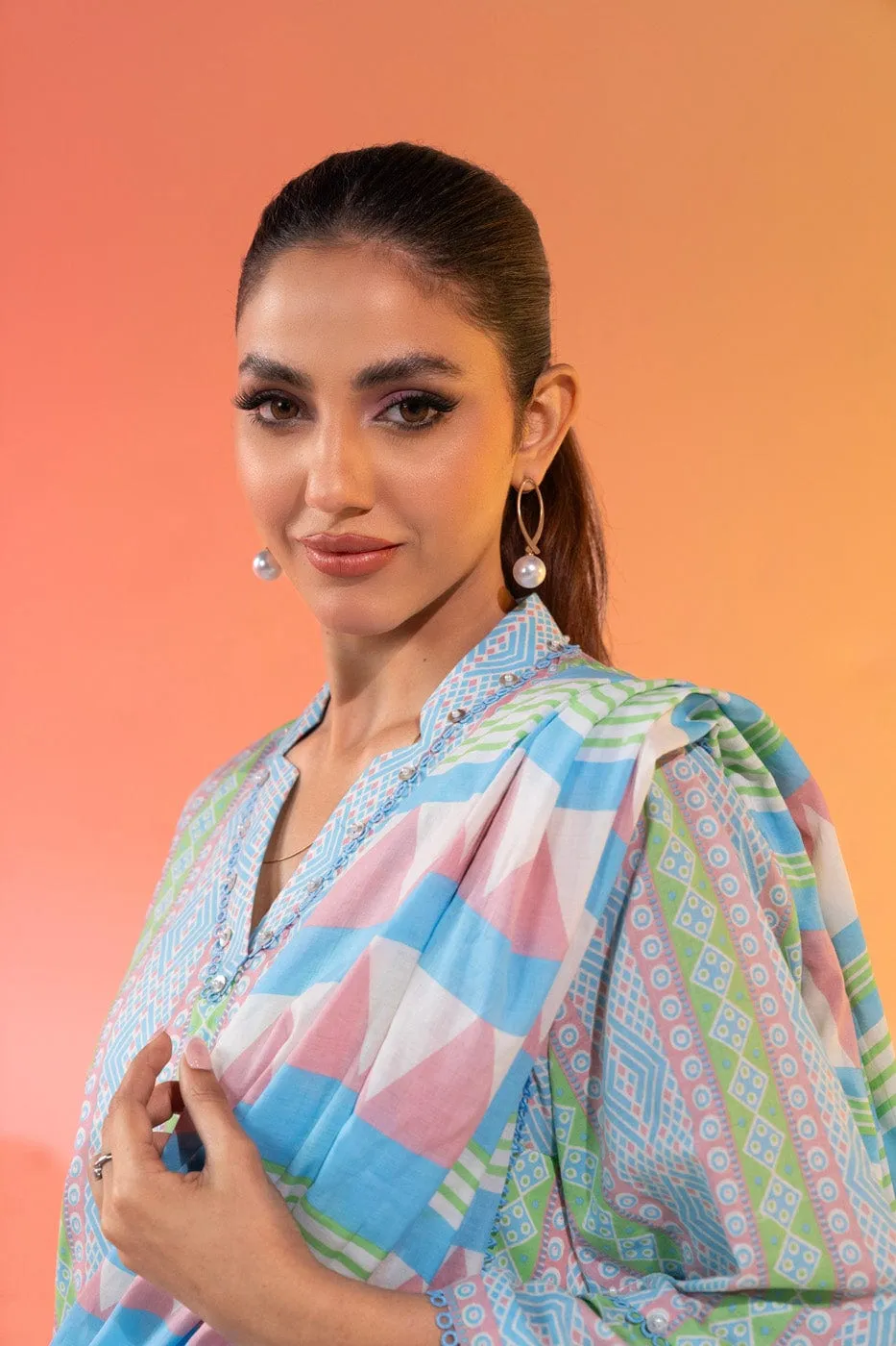 2 Pc Printed Lawn Suit With Silver Lawn Dupatta