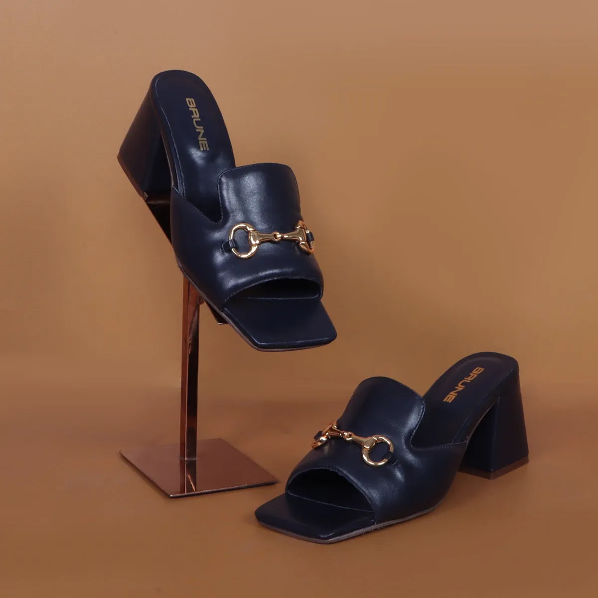 Blocked Heel Ladies Sandal In Navy Blue Leather