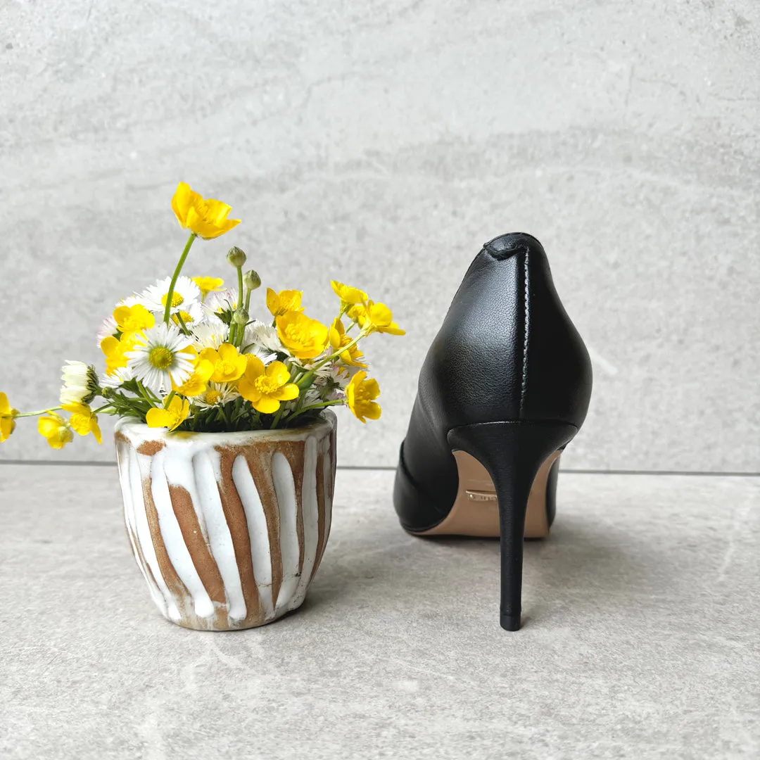 *Kayte - Black Leather Classic Pump