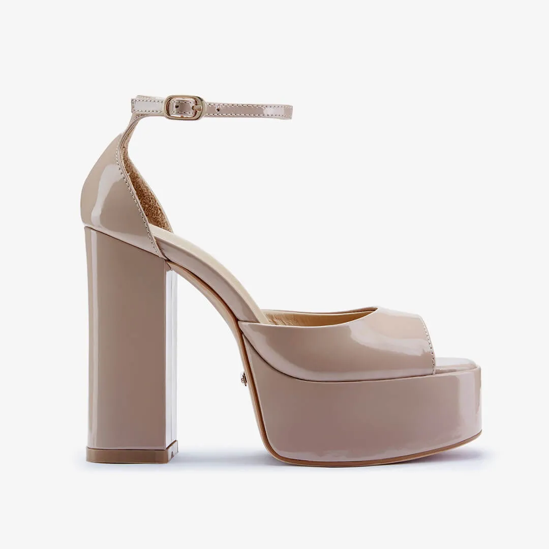 *LAURANCE - beige patent platform