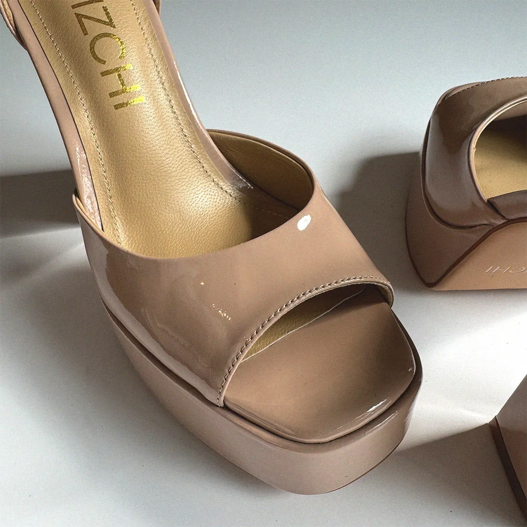 *LAURANCE - beige patent platform