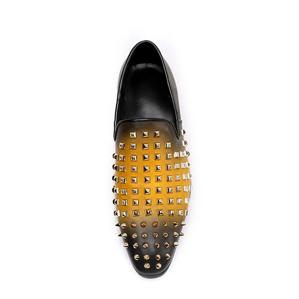 Men Rivet Decoration Loafer