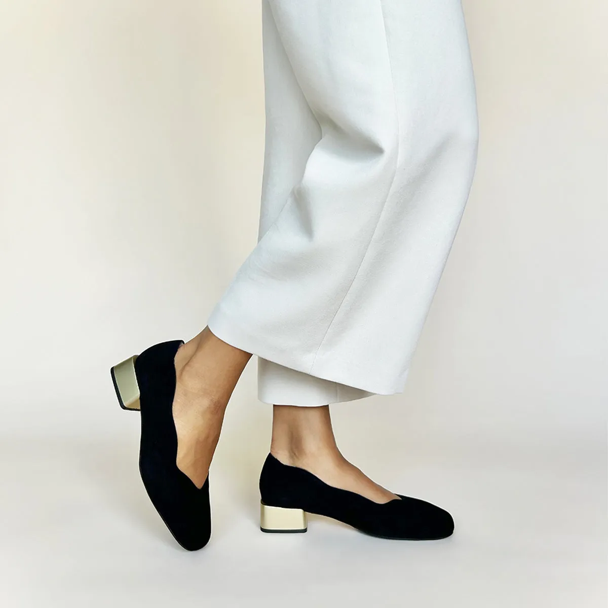 Olivia Wide Fit Pumps – Black Suede