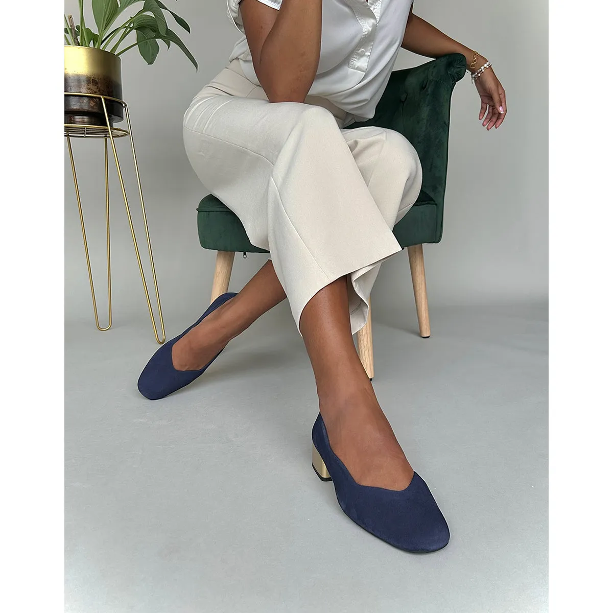 Olivia Wide Fit Pumps – Navy Suede