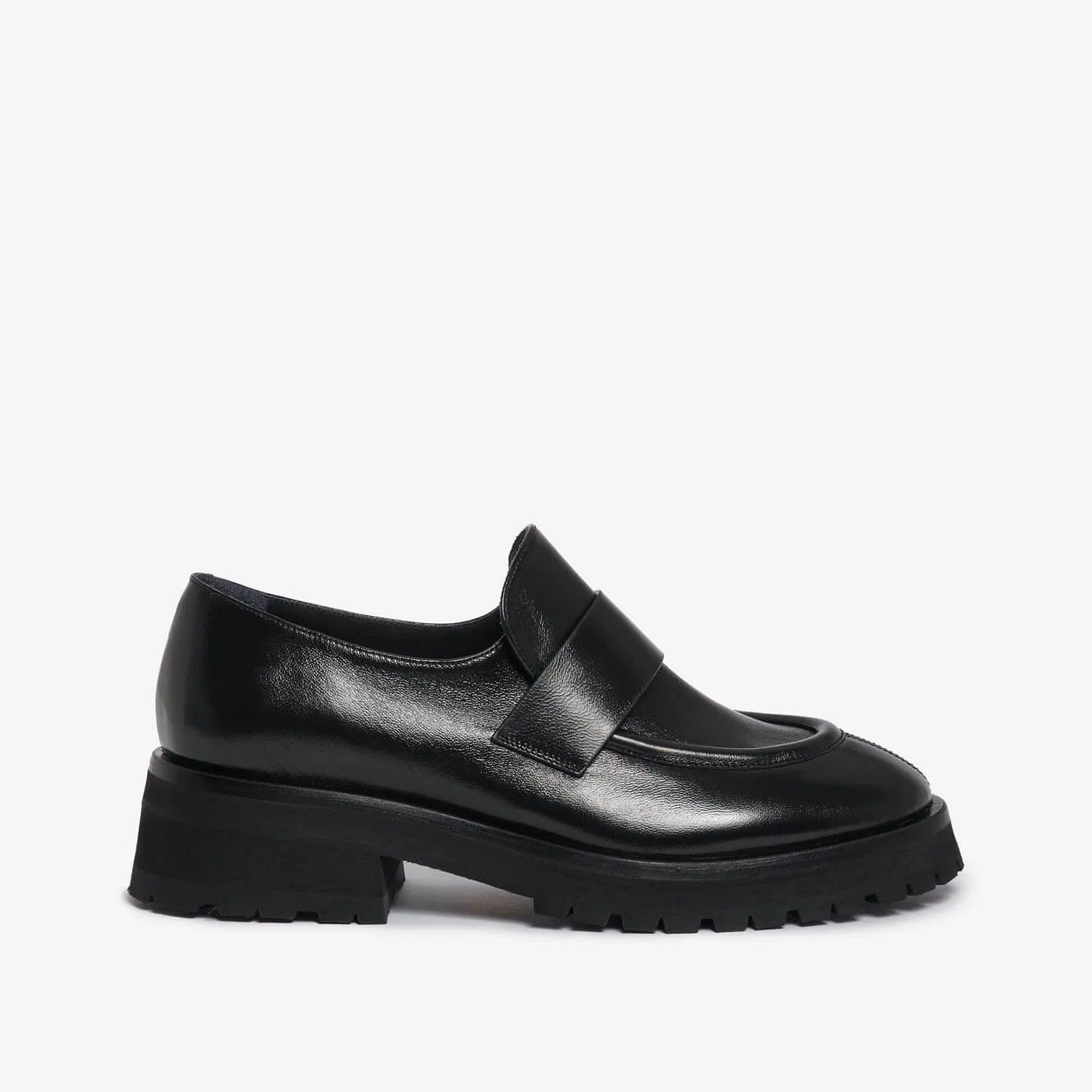 Women's leather loafer